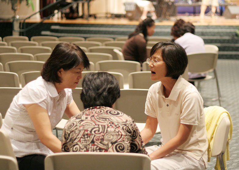 082808-pray (10).jpg